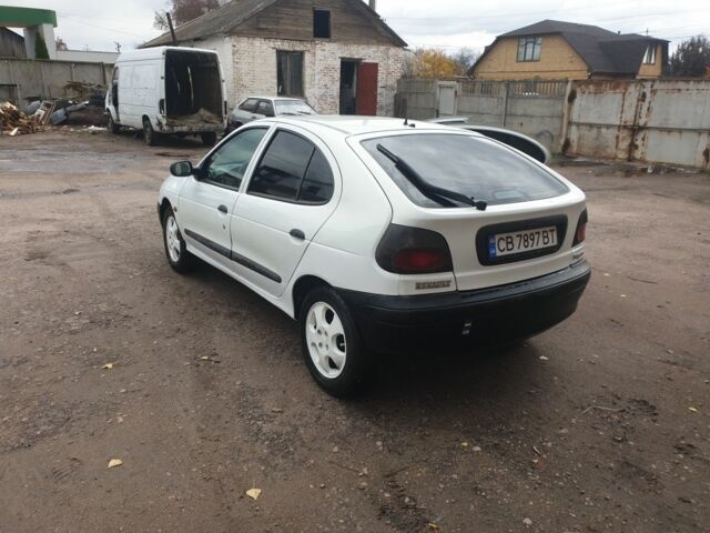 Белый Рено Меган, объемом двигателя 1.9 л и пробегом 236 тыс. км за 2600 $, фото 5 на Automoto.ua