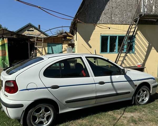 Білий Рено Меган, об'ємом двигуна 1.87 л та пробігом 270 тис. км за 3200 $, фото 4 на Automoto.ua