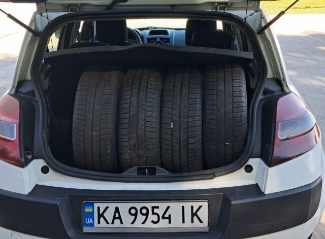 Білий Рено Меган, об'ємом двигуна 1.9 л та пробігом 310 тис. км за 2900 $, фото 7 на Automoto.ua