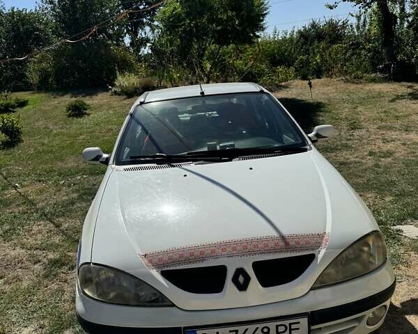 Білий Рено Меган, об'ємом двигуна 1.87 л та пробігом 270 тис. км за 3200 $, фото 2 на Automoto.ua