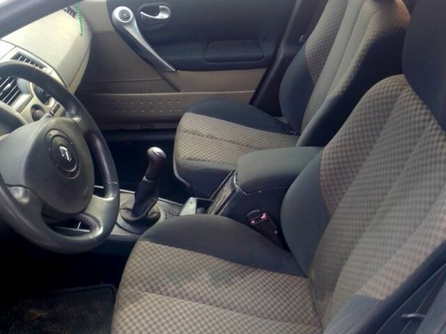 Білий Рено Меган, об'ємом двигуна 1.5 л та пробігом 240 тис. км за 1600 $, фото 7 на Automoto.ua