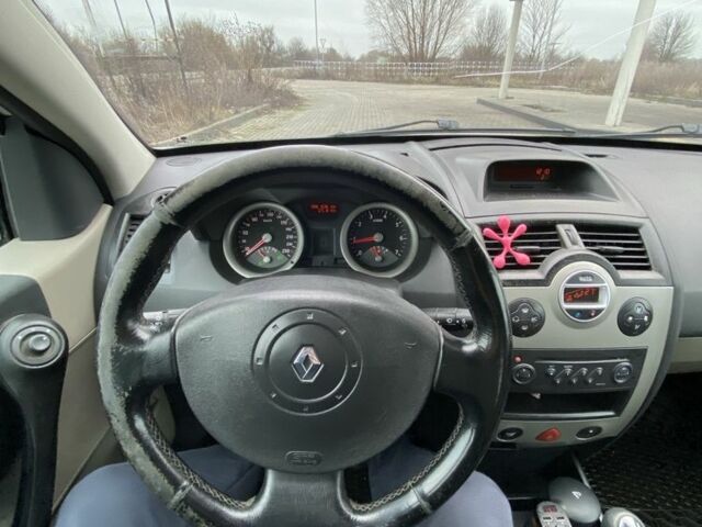 Белый Рено Меган, объемом двигателя 1.5 л и пробегом 350 тыс. км за 2800 $, фото 12 на Automoto.ua