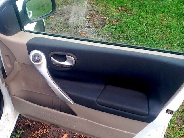 Білий Рено Меган, об'ємом двигуна 1.5 л та пробігом 240 тис. км за 1600 $, фото 10 на Automoto.ua