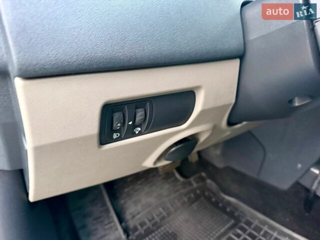 Белый Рено Меган, объемом двигателя 1.6 л и пробегом 157 тыс. км за 4999 $, фото 35 на Automoto.ua
