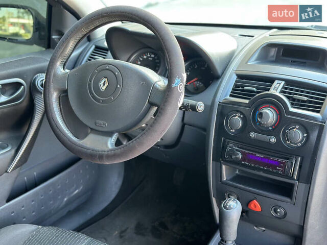 Белый Рено Меган, объемом двигателя 1.46 л и пробегом 300 тыс. км за 2599 $, фото 9 на Automoto.ua