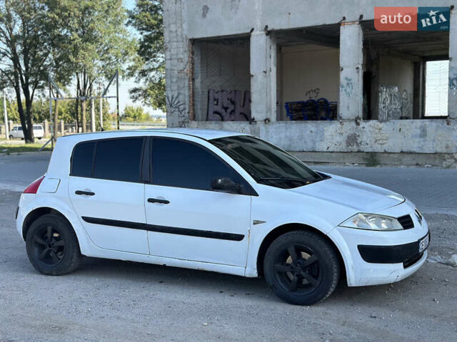 Белый Рено Меган, объемом двигателя 1.46 л и пробегом 300 тыс. км за 2599 $, фото 4 на Automoto.ua