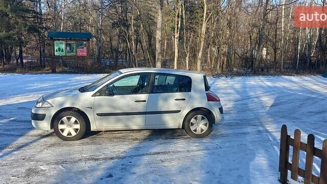 Белый Рено Меган, объемом двигателя 1.4 л и пробегом 208 тыс. км за 4400 $, фото 5 на Automoto.ua