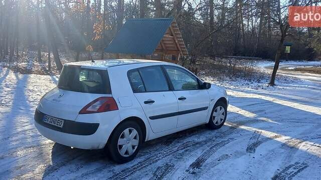 Белый Рено Меган, объемом двигателя 1.4 л и пробегом 208 тыс. км за 4400 $, фото 2 на Automoto.ua