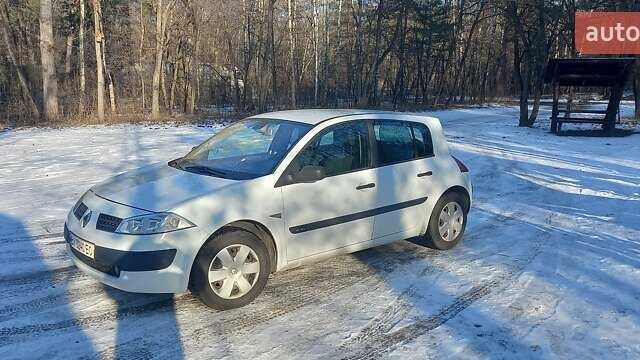 Белый Рено Меган, объемом двигателя 1.4 л и пробегом 208 тыс. км за 4400 $, фото 4 на Automoto.ua