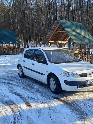 Белый Рено Меган, объемом двигателя 1.4 л и пробегом 208 тыс. км за 4400 $, фото 8 на Automoto.ua