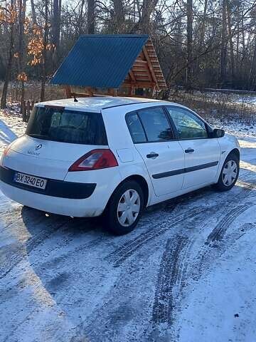 Белый Рено Меган, объемом двигателя 1.4 л и пробегом 208 тыс. км за 4400 $, фото 6 на Automoto.ua