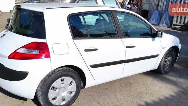 Белый Рено Меган, объемом двигателя 1.4 л и пробегом 284 тыс. км за 4000 $, фото 7 на Automoto.ua