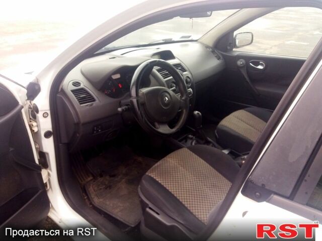 Белый Рено Меган, объемом двигателя 1.5 л и пробегом 211 тыс. км за 3650 $, фото 4 на Automoto.ua