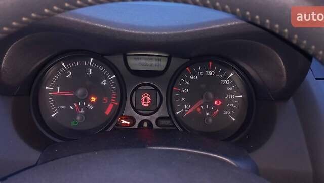 Белый Рено Меган, объемом двигателя 1.46 л и пробегом 301 тыс. км за 5200 $, фото 17 на Automoto.ua