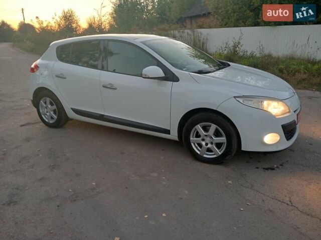 Білий Рено Меган, об'ємом двигуна 1.6 л та пробігом 196 тис. км за 6200 $, фото 7 на Automoto.ua