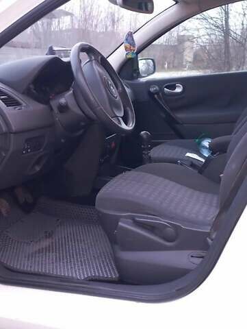 Белый Рено Меган, объемом двигателя 1.46 л и пробегом 301 тыс. км за 5200 $, фото 6 на Automoto.ua