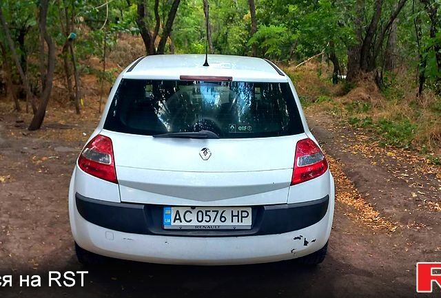 Белый Рено Меган, объемом двигателя 1.5 л и пробегом 291 тыс. км за 4800 $, фото 1 на Automoto.ua