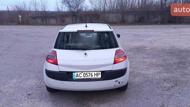 Белый Рено Меган, объемом двигателя 1.46 л и пробегом 301 тыс. км за 5200 $, фото 3 на Automoto.ua