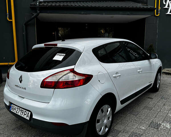 Белый Рено Меган, объемом двигателя 1.6 л и пробегом 183 тыс. км за 4999 $, фото 12 на Automoto.ua