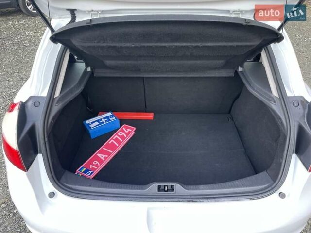 Білий Рено Меган, об'ємом двигуна 1.6 л та пробігом 252 тис. км за 7350 $, фото 20 на Automoto.ua