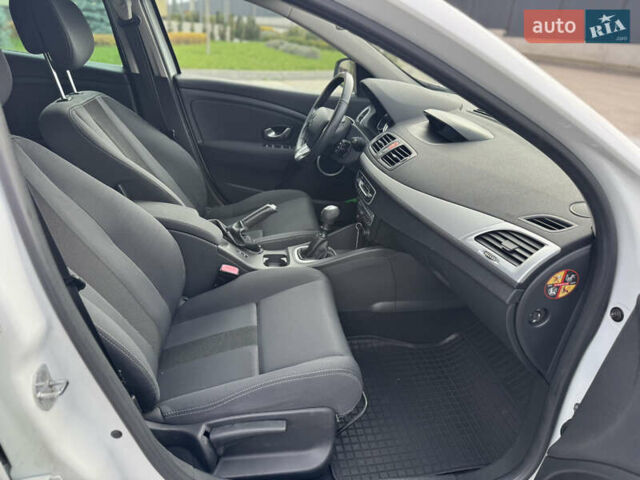 Білий Рено Меган, об'ємом двигуна 1.6 л та пробігом 220 тис. км за 5900 $, фото 30 на Automoto.ua