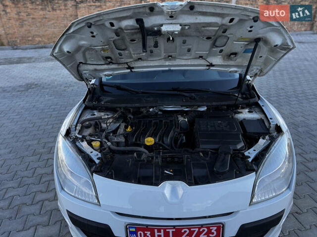 Білий Рено Меган, об'ємом двигуна 1.6 л та пробігом 233 тис. км за 5950 $, фото 41 на Automoto.ua