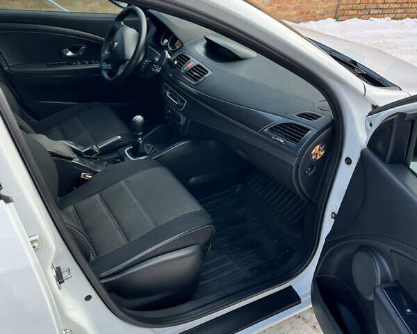 Білий Рено Меган, об'ємом двигуна 1.6 л та пробігом 225 тис. км за 6799 $, фото 10 на Automoto.ua