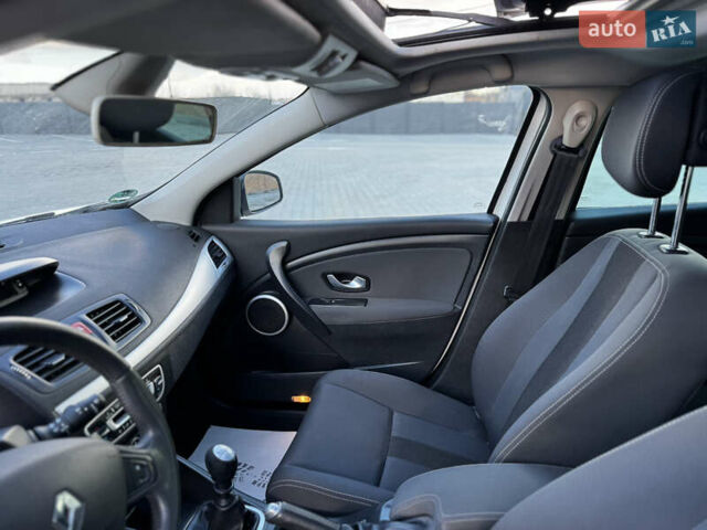 Білий Рено Меган, об'ємом двигуна 1.6 л та пробігом 233 тис. км за 5950 $, фото 26 на Automoto.ua