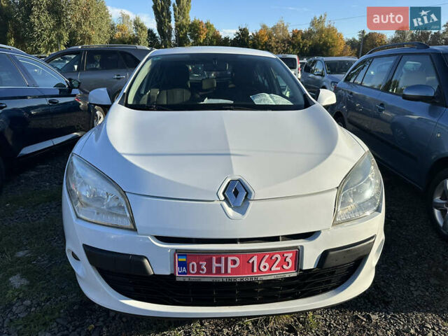 Рено Меган 2009 в Луцке на Automoto.ua Белый Рено Меган, объемом двигателя 1.6 л и пробегом 250 тыс. км за 6350 $, фото 7 на Automoto.ua