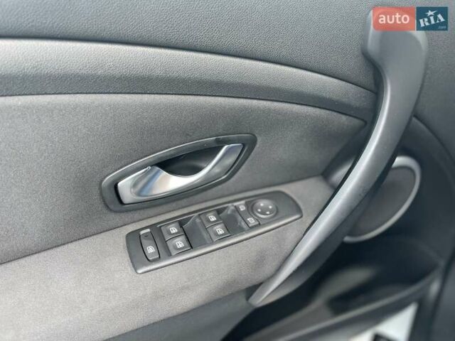 Білий Рено Меган, об'ємом двигуна 1.6 л та пробігом 252 тис. км за 7350 $, фото 50 на Automoto.ua