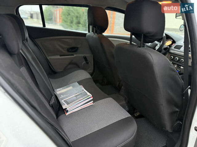 Белый Рено Меган, объемом двигателя 1.46 л и пробегом 353 тыс. км за 4800 $, фото 9 на Automoto.ua