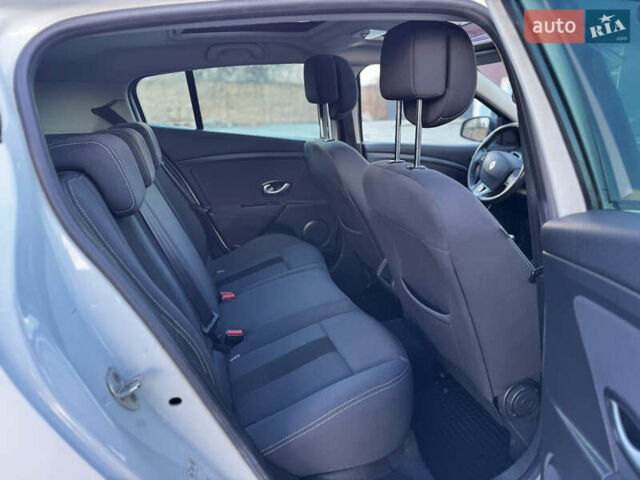 Білий Рено Меган, об'ємом двигуна 1.6 л та пробігом 233 тис. км за 5950 $, фото 33 на Automoto.ua