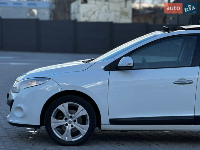 Білий Рено Меган, об'ємом двигуна 1.6 л та пробігом 233 тис. км за 5950 $, фото 8 на Automoto.ua