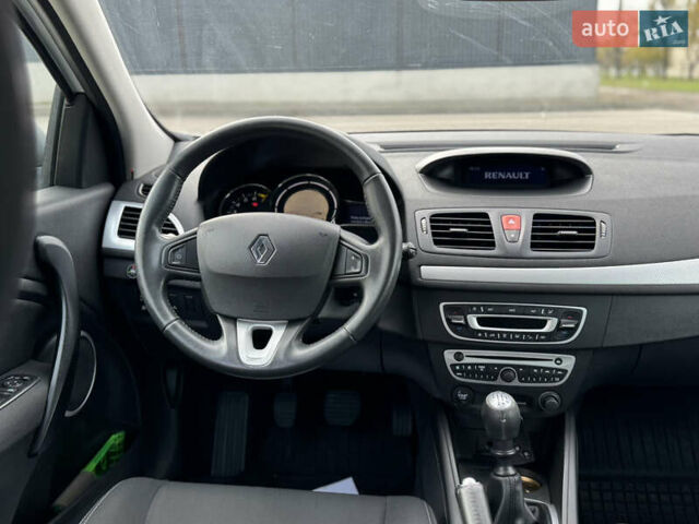 Білий Рено Меган, об'ємом двигуна 1.6 л та пробігом 220 тис. км за 5900 $, фото 20 на Automoto.ua
