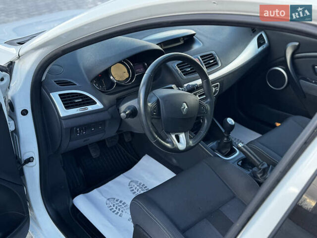 Білий Рено Меган, об'ємом двигуна 1.6 л та пробігом 233 тис. км за 5950 $, фото 23 на Automoto.ua