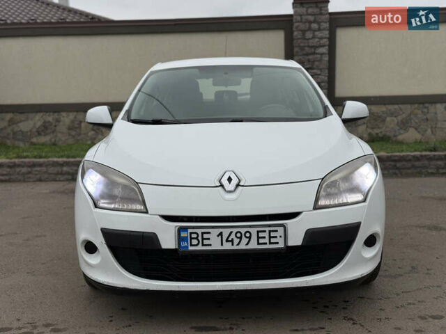 Белый Рено Меган, объемом двигателя 1.46 л и пробегом 353 тыс. км за 4800 $, фото 2 на Automoto.ua