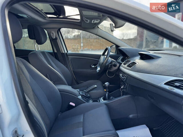 Білий Рено Меган, об'ємом двигуна 1.6 л та пробігом 233 тис. км за 5950 $, фото 36 на Automoto.ua