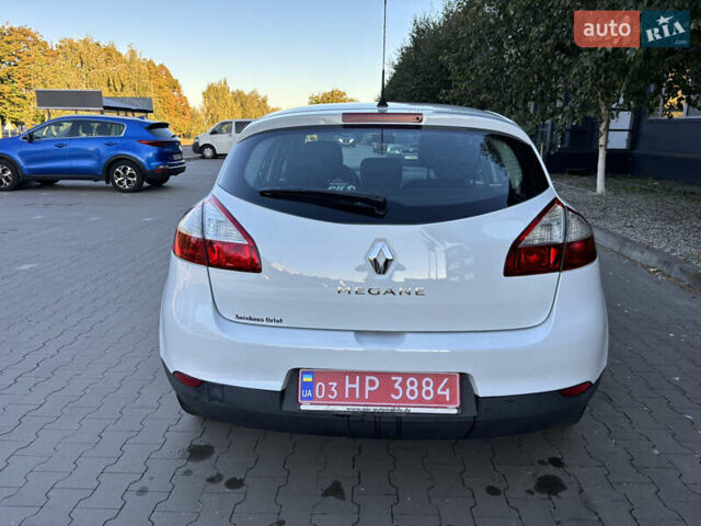 Белый Рено Меган, объемом двигателя 1.6 л и пробегом 210 тыс. км за 6700 $, фото 3 на Automoto.ua