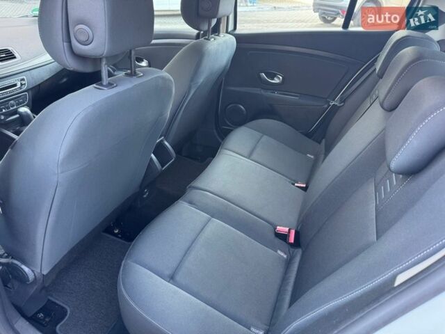 Белый Рено Меган, объемом двигателя 1.6 л и пробегом 179 тыс. км за 6500 $, фото 24 на Automoto.ua