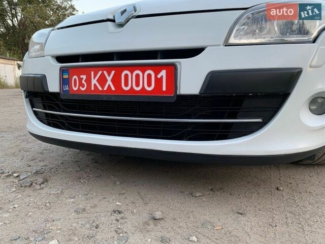 Белый Рено Меган, объемом двигателя 1.6 л и пробегом 171 тыс. км за 7250 $, фото 43 на Automoto.ua