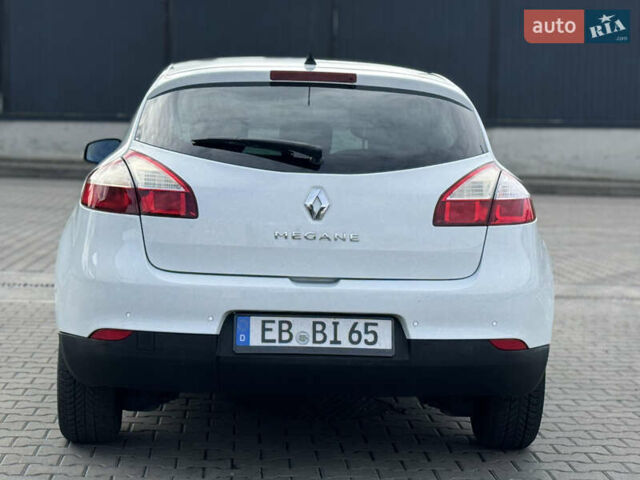 Білий Рено Меган, об'ємом двигуна 1.6 л та пробігом 220 тис. км за 5900 $, фото 10 на Automoto.ua