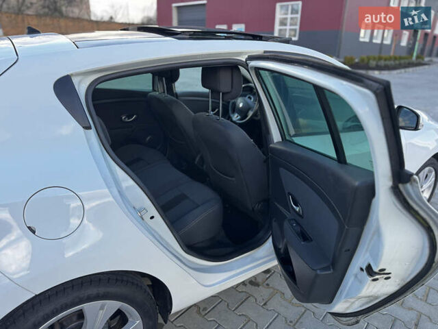 Білий Рено Меган, об'ємом двигуна 1.6 л та пробігом 233 тис. км за 5950 $, фото 32 на Automoto.ua