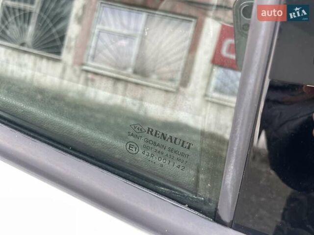 Білий Рено Меган, об'ємом двигуна 1.6 л та пробігом 252 тис. км за 7350 $, фото 71 на Automoto.ua