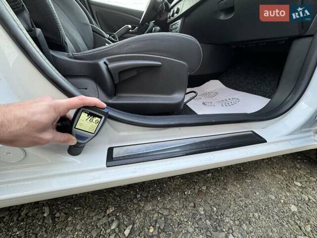 Білий Рено Меган, об'ємом двигуна 1.6 л та пробігом 252 тис. км за 7350 $, фото 81 на Automoto.ua