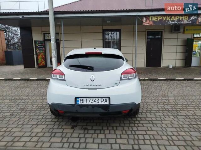 Белый Рено Меган, объемом двигателя 1.6 л и пробегом 209 тыс. км за 7000 $, фото 3 на Automoto.ua