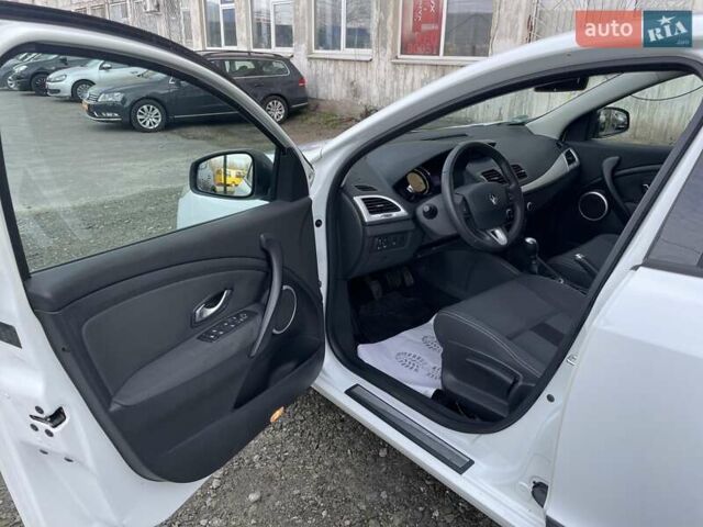 Білий Рено Меган, об'ємом двигуна 1.6 л та пробігом 252 тис. км за 7350 $, фото 39 на Automoto.ua