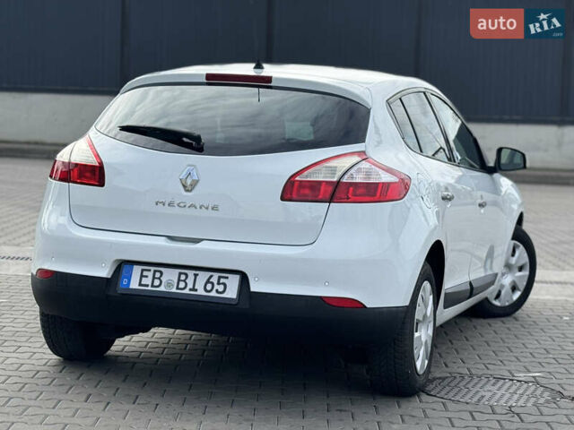 Білий Рено Меган, об'ємом двигуна 1.6 л та пробігом 220 тис. км за 5900 $, фото 16 на Automoto.ua