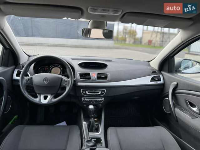 Білий Рено Меган, об'ємом двигуна 1.6 л та пробігом 220 тис. км за 5900 $, фото 21 на Automoto.ua