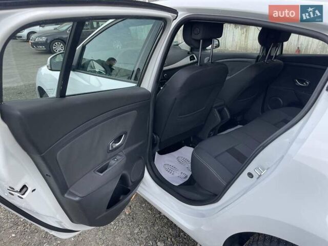 Білий Рено Меган, об'ємом двигуна 1.6 л та пробігом 252 тис. км за 7350 $, фото 41 на Automoto.ua