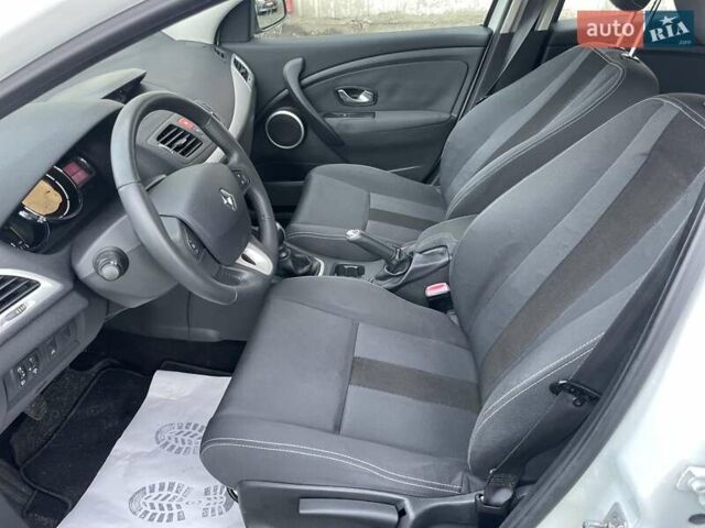 Білий Рено Меган, об'ємом двигуна 1.6 л та пробігом 252 тис. км за 7350 $, фото 40 на Automoto.ua